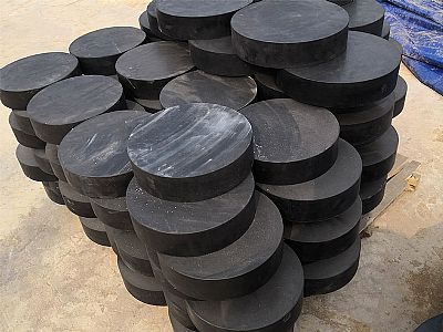同心县板式橡胶支座由若干层橡胶片与薄钢板经加压硫化